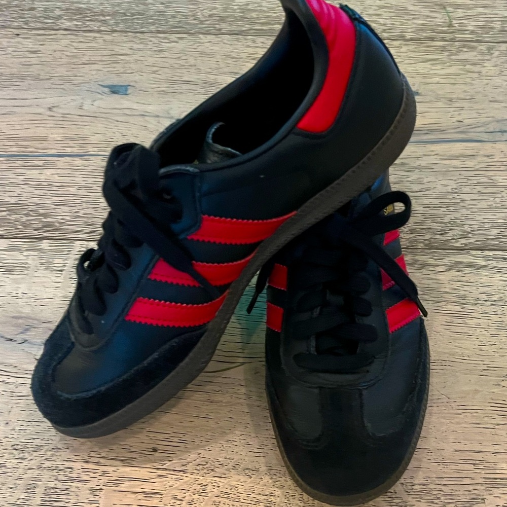 Sambas - Red and Black -Manchester United